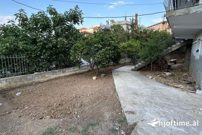 Shtepi me qera Shtepi Private ne Tirane, 3+1, Mobilimi E mobiluar, Pagesa 500  Euro.