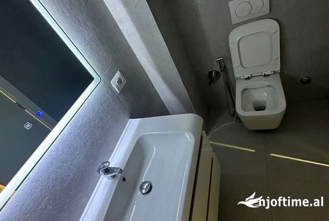 Shtepi me qera Apartament ne Tirane, 2+1, Mobilimi E mobiluar, Pagesa 700  Euro.