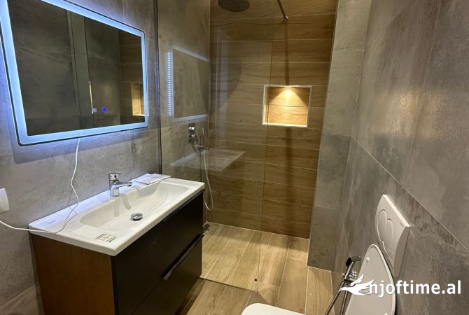 Shtepi me qera Apartament ne Tirane, 2+1, Mobilimi E mobiluar, Pagesa 700  Euro.