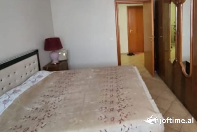 Shtepi me qera 1+1 ne Tirane - 40,000 Leke