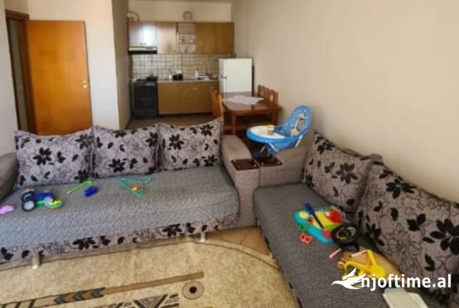 Shtepi me qera 1+1 ne Tirane - 40,000 Leke