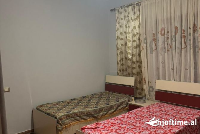 Shtepi me qera Apartament ne Tirane, 2+1, Mobilimi E mobiluar, Pagesa 500  Euro.