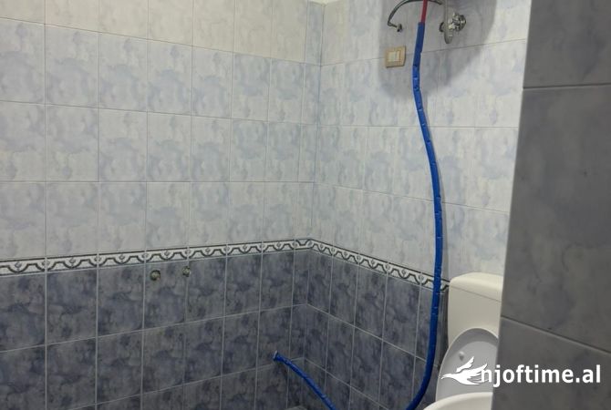 Shtepi me qera Apartament ne Tirane, 2+1, Mobilimi E mobiluar, Pagesa 500  Euro.