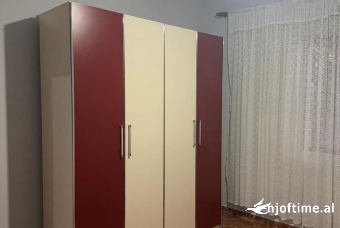 Shtepi me qera Apartament ne Tirane, 2+1, Mobilimi E mobiluar, Pagesa 500  Euro.