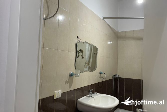 Shtepi me qera 2+1 ne Tirane - 500 Euro