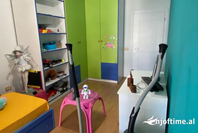 Shtepi me qera Apartament ne Tirane, 2+1, Mobilimi E mobiluar, Pagesa 500  Euro.