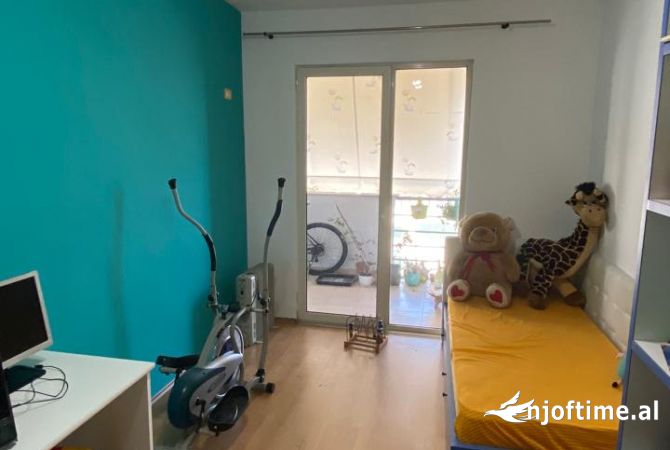 Shtepi me qera Apartament ne Tirane, 2+1, Mobilimi E mobiluar, Pagesa 500  Euro.