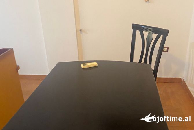 Shtepi me qera 2+1 ne Tirane - 400 Euro