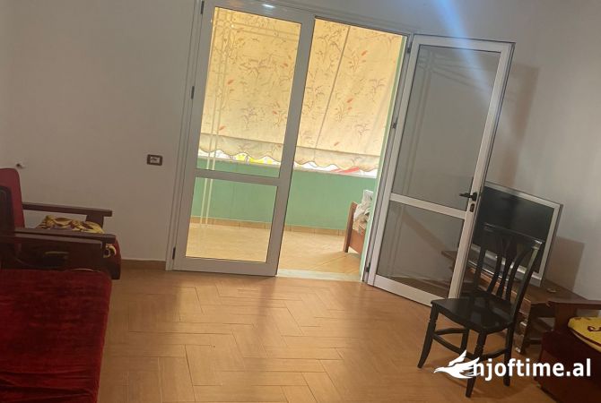 Shtepi me qera 2+1 ne Tirane - 400 Euro