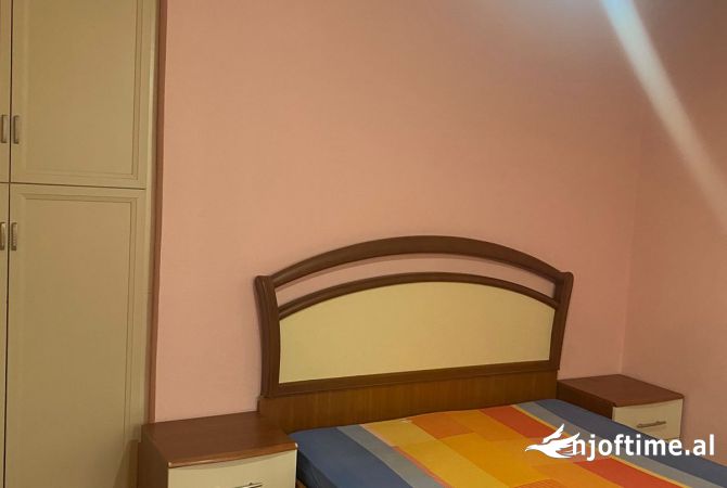 Shtepi me qera 2+1 ne Tirane - 400 Euro