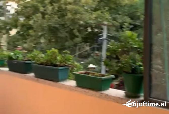 Shtepi me qera Apartament ne Tirane, 2+1, Mobilimi E mobiluar, Pagesa 450  Euro.