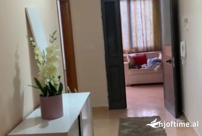 Shtepi me qera 2+1 ne Tirane - 450 Euro