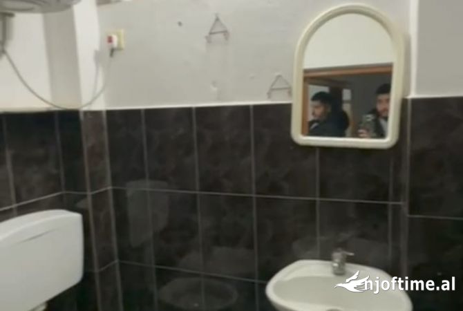 Shtepi me qera Shtepi Private ne Tirane, 2+1, Mobilimi Pjeserisht e mobiluar, Pagesa 30,000  Leke.