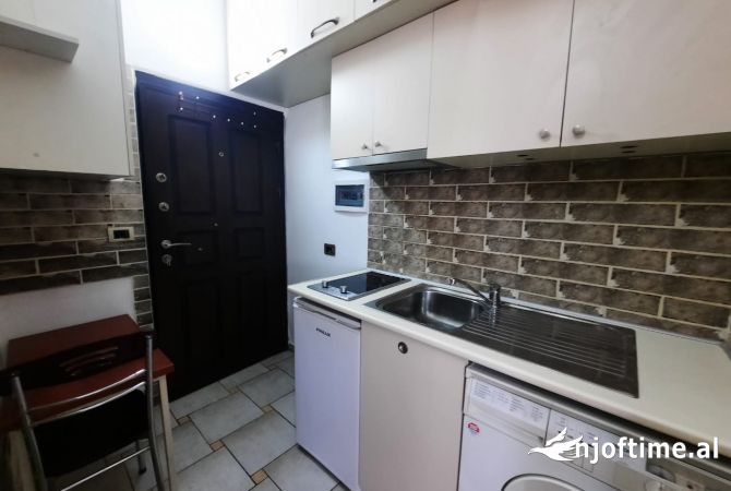 Shtepi me qera 1+1 ne Tirane - 39,000 Leke