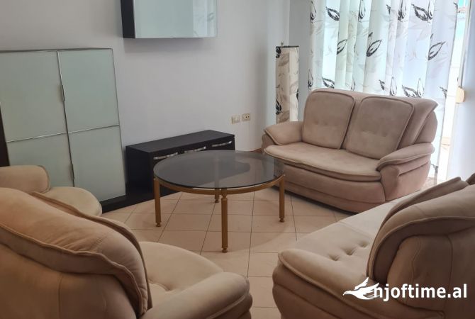 Shtepi me qera 2+1 ne Tirane - 700 Euro