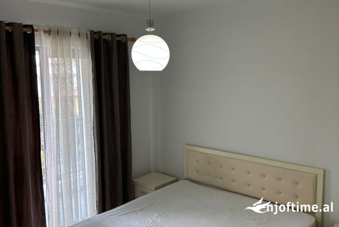 Shtepi me qera Apartament ne Tirane, 1+1, Mobilimi E mobiluar, Pagesa 420  Euro.