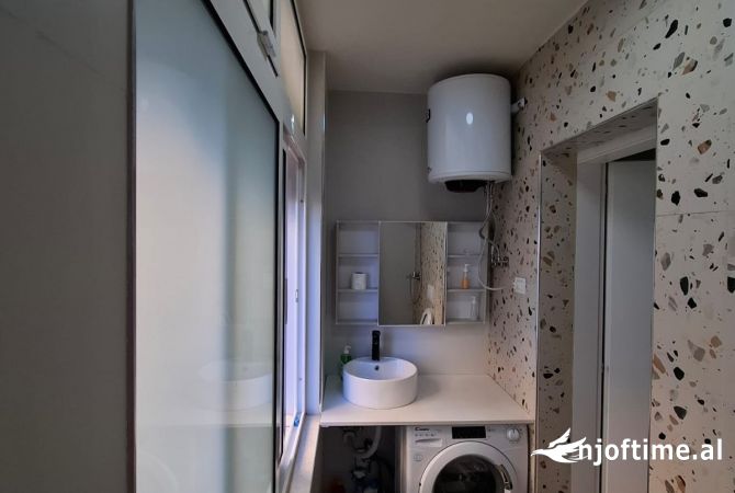 Shtepi me qera Apartament ne Tirane, 2+1, Mobilimi E mobiluar, Pagesa 650  Euro.