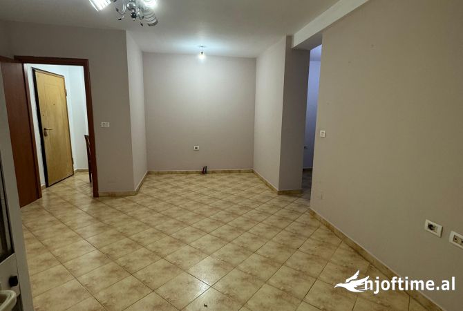 Shtepi me qera 3+1 ne Tirane - 35,000 Leke