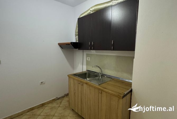 Shtepi me qera 3+1 ne Tirane - 35,000 Leke