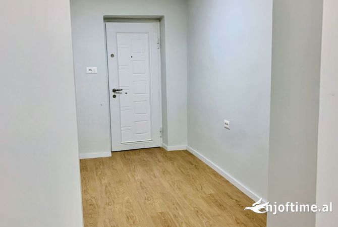 Ambient biznesi me qera 1+1 ne Tirane - 45,000 Leke