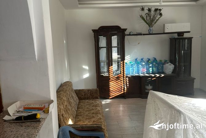 Shtepi me qera 1+1 ne Tirane - 300 Euro