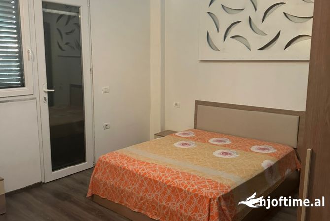 Shtepi me qera 1+1 ne Tirane - 300 Euro