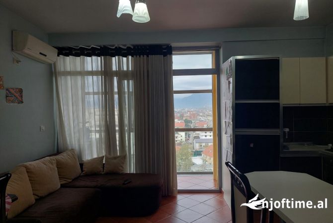 Shtepi me qera 2+1 ne Tirane - 470 Euro
