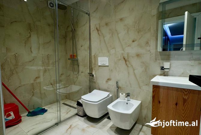 Shtepi me qera Apartament ne Tirane, 2+1, Mobilimi E mobiluar, Pagesa 750  Euro.