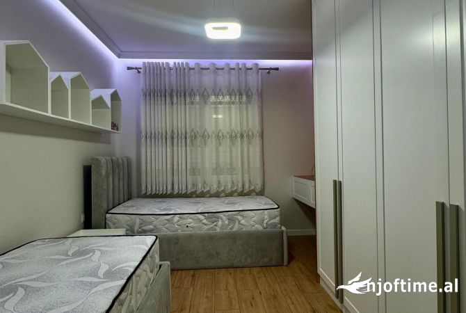 Shtepi me qera Apartament ne Tirane, 2+1, Mobilimi E mobiluar, Pagesa 750  Euro.