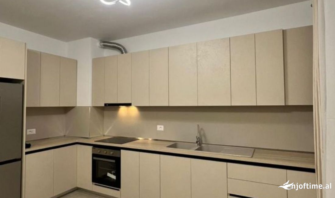 Shtepi me qera Apartament ne Tirane, 1+1, Mobilimi Pjeserisht e mobiluar, Pagesa 650  Euro.