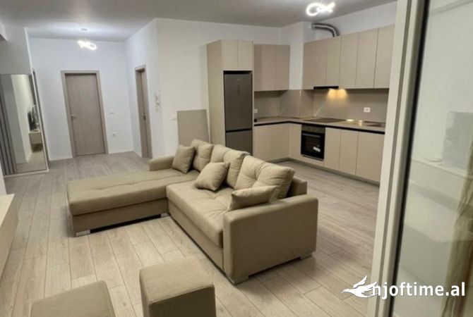 Shtepi me qera Apartament ne Tirane, 1+1, Mobilimi Pjeserisht e mobiluar, Pagesa 650  Euro.