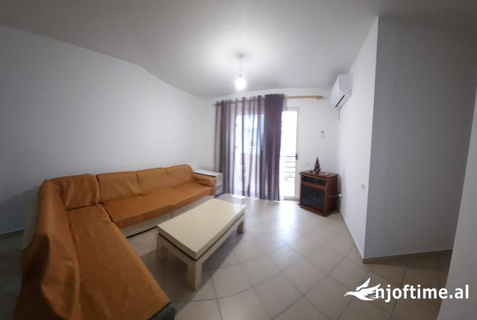 Shtepi me qera 2+1 ne Tirane - 400 Euro