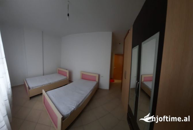Shtepi me qera 2+1 ne Tirane - 400 Euro