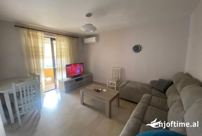 Shtepi me qera 1+1 ne Tirane - 37,000 Leke