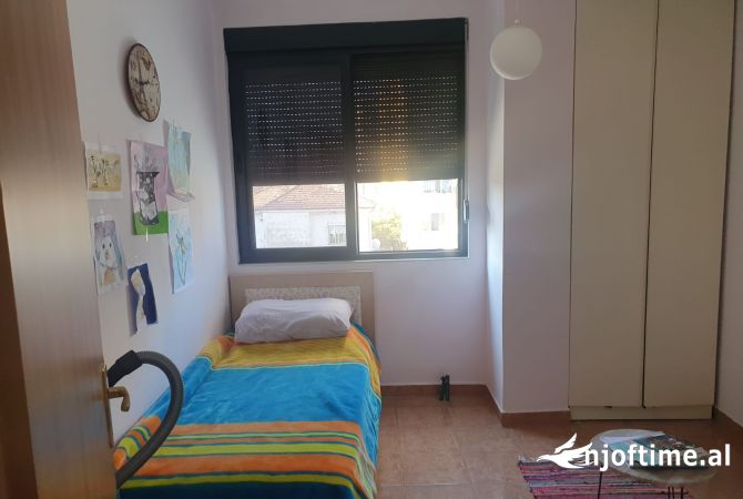 Shtepi me qera Apartament ne Tirane, 2+1, Mobilimi E mobiluar, Pagesa 55,000  Leke.