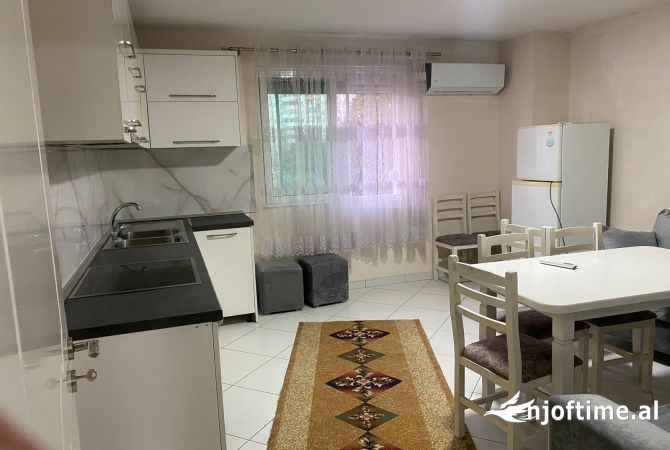 Shtepi me qera 1+1 ne Tirane - 70,000 Leke