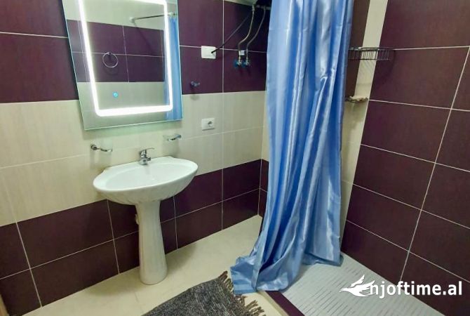 Shtepi me qera Apartament ne Tirane, 2+1, Mobilimi E mobiluar, Pagesa 55,000  Leke.