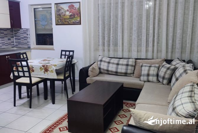Shtepi me qera 2+1 ne Tirane - 550 Euro
