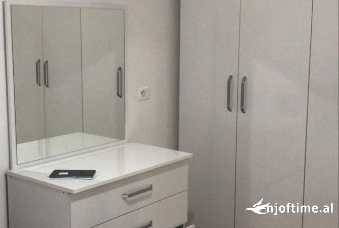 Shtepi me qera Apartament ne Tirane, 1+1, Mobilimi E mobiluar, Pagesa 450  Euro.