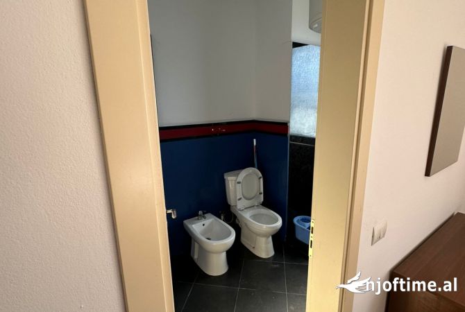 Shtepi me qera Apartament ne Tirane, 2+1, Mobilimi E mobiluar, Pagesa 45,000  Leke.