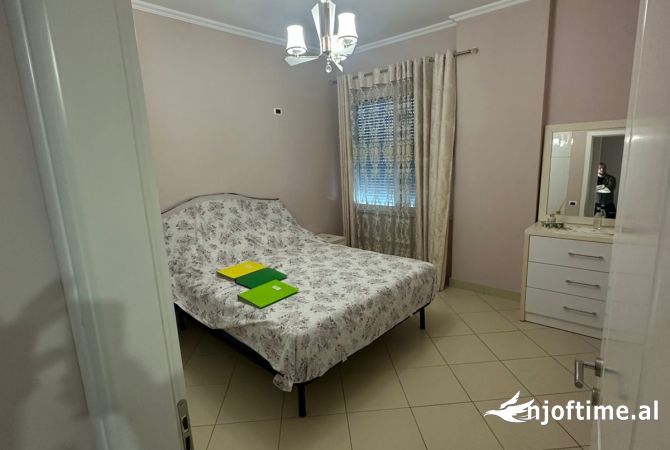 Shtepi me qera 2+1 ne Tirane - 40,000 Leke