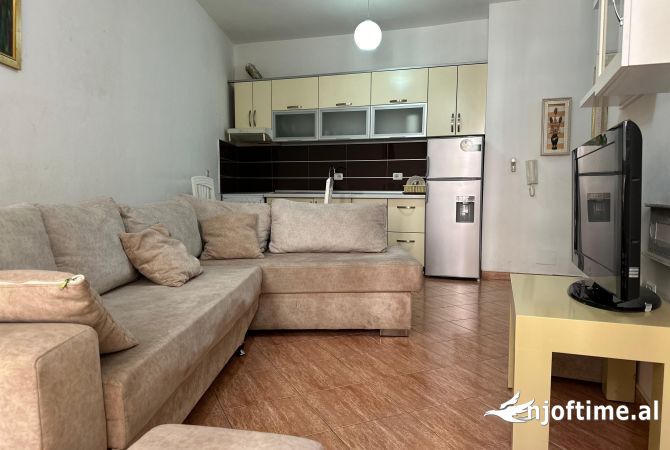 Shtepi me qera 1+1 ne Tirane - 350 Euro