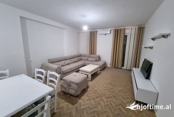 Shtepi me qera 2+1 ne Tirane - 650 Euro