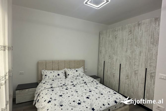 Shtepi me qera Apartament ne Tirane, 1+1, Mobilimi E mobiluar, Pagesa 500  Euro.