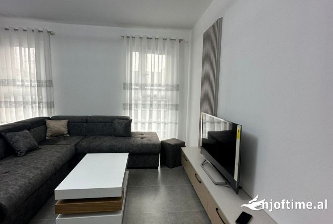 Shtepi me qera Apartament ne Tirane, 1+1, Mobilimi E mobiluar, Pagesa 500  Euro.