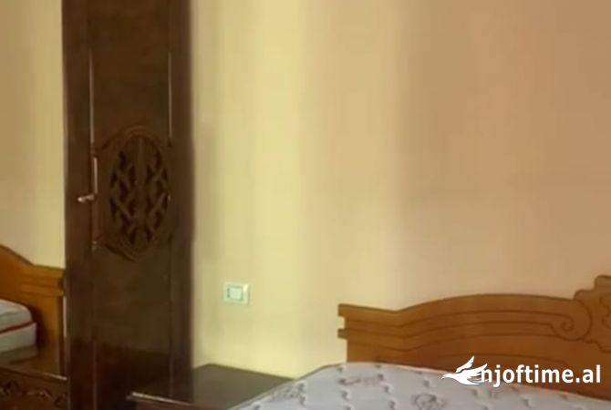 Shtepi me qera Apartament ne Tirane, 2+1, Mobilimi E mobiluar, Pagesa 380  Euro.