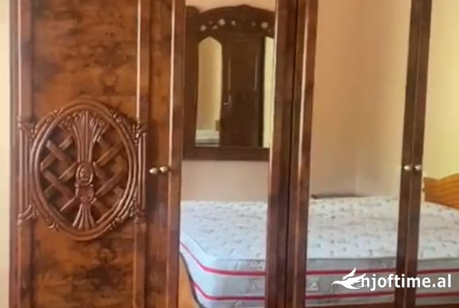 Shtepi me qera Apartament ne Tirane, 2+1, Mobilimi E mobiluar, Pagesa 380  Euro.