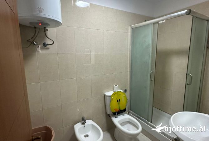 Shtepi me qera Apartament ne Tirane, 1+1, Mobilimi E mobiluar, Pagesa 450  Euro.