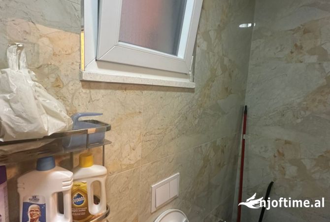 Shtepi ne shitje Apartament ne Tirane, 1+1, Mobilimi E mobiluar, Pagesa 150,000  Euro.