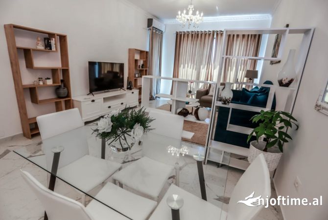 Shtepi me qera Apartament ne Tirane, 1+1, Mobilimi E mobiluar, Pagesa 80,000  Leke.